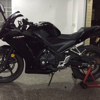代友出黑色CBR300R