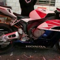 代友出售一台05CBR1000