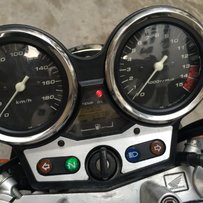 低价出售新净CB一代，