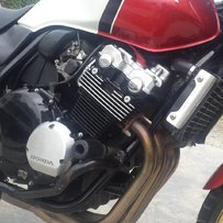 出售本田06CB400VTEC3代，车车机头精神，两条心片锁匙，接个小刀。