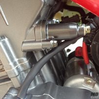 新塘出台14年10月份贝纳利300c 全车原装，新车落地只开一千公里，售价18000元，喜...