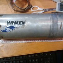 出售美国怀特排气一支，一双碳纤真皮手套。。。