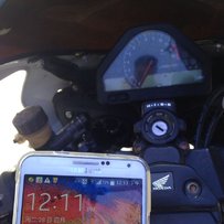 顺德容桂地区出售05CBR1000   35000  接小刀.