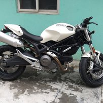 深圳沙井三万三秒价出09年杜卡迪696，成色满意！