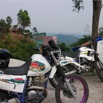 代友出售西藏人250和一些闲置头盔皮衣