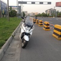 卖一个03款本田银翼400.或加钱换川崎700cc以上的街车。