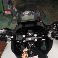 代友出售一台NC700带三箱。