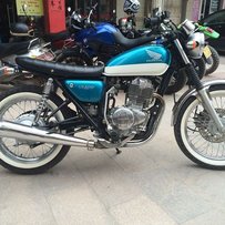 广西容县出一部新净复古CB400SS