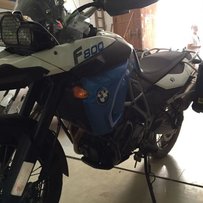 代友出12 BMW F800gs 高配和04ZZR1200特价出售