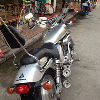 广州出一台本田'马格纳250' 银色 精神