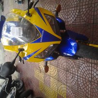 代友岀部亮亮的05年本田CBR1000rr