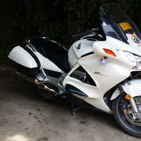惠州博罗出售ST1300和CBR1000两台精品