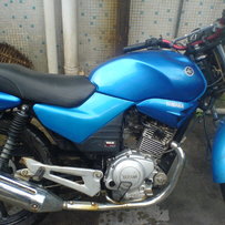 出只精神FZR400和天剑125