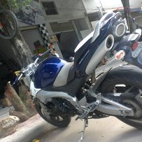 代友出售铃木400C两台，GSR400￥32000，英祖玛记念板400￥13800