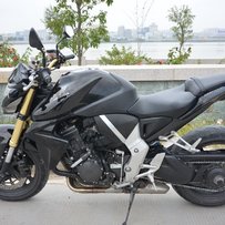 出售12款本田cb1000r，碣石新车落地自用万余公里，车况一流
