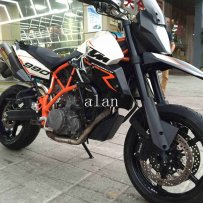 东莞65000出售2011年KTM990SMR