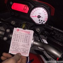 出了大媳妇FZ8N 39000哟。11年底的哟