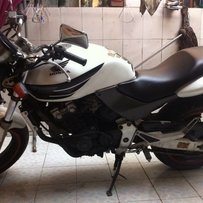 广州番禺出小黄蜂一台，13500接小小刀