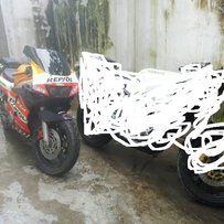 广东中山出售雅马哈FZR水晶灯250半尸