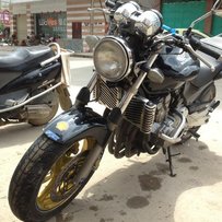 广西岑溪市内出00黄蜂600一台。