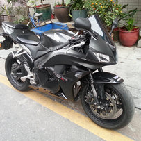 佛山顺德代出售 2010年 的 本田CBR600即F5一台！