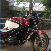 桂平代友川骑宝马改CB400