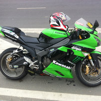 各位新年好 清远出售精神05ZX6R 636 33000接小刀