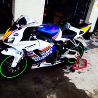 年会中杜卡迪的毒出台06款美版CBR1000全车精神爆靓