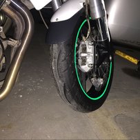 低价出售很新很新的象牌轮胎一对120,180.