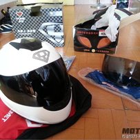 惠州市博罗县出售永恒头盔，防雾镜片，手套，纹身袖套，CB油箱帖，一共150元。包孕