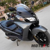 深圳代友出售04年电喷水冷天浪250