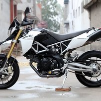 极限特种车13年阿普利亚Aprilia Dorsoduro 750 Factory。原版原漆，嘎嘎新