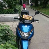 代友出售03年比亚乔贝弗利200