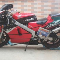 顺德代友出售一台NSR2仔 一台高访迅鹰