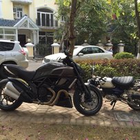 慢放 11碳纤维大魔鬼 10电喷小猴子。