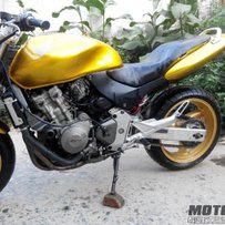 出售01年黄峰600 价格2万接刀  F5改装排气. 前后改装总成