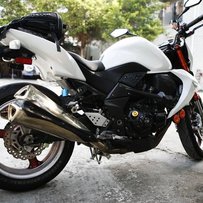 已经预定全新Z1000SX，故低价出售08年Z1000