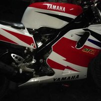 出辆TZR250， 3XV。。。。。。。