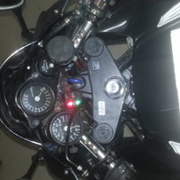 出售前避震外观缺陷VFR30期改F5。想开回街车我愿意加钱换cb400，微信15015506524