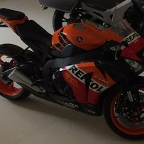 代友出部精神08鹦鹉CBR1000