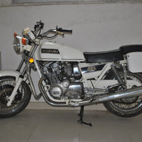 出GSX750古董车，送备用发动机