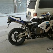 花都41800￥出售精神CBR1000求秒啊！！