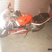 出售两台车一部CBR400，另一部150