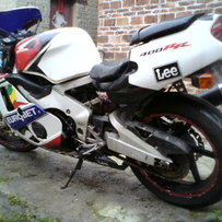 肇庆广宁出售CBR400 29期,   价14500元.