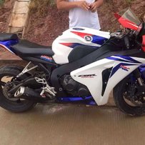 出台鹦鹉08CBR1000和R6天蝎全段排气，可换街车