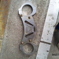 江门市区代友出售17寸轮胎+国产手铐