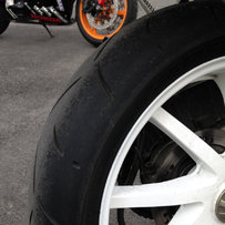 佛山 出售 2台车  07款F5   NSR干P4