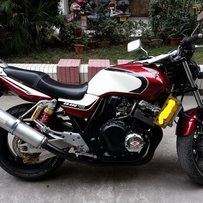 广州番禺出红白CB400 VTEC2