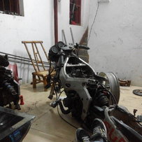 出售2台尸体 盗匪75A CBR22期 一堆配件