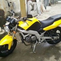 代友发贴出意大利卡吉瓦大单缸600摩托车一台湾